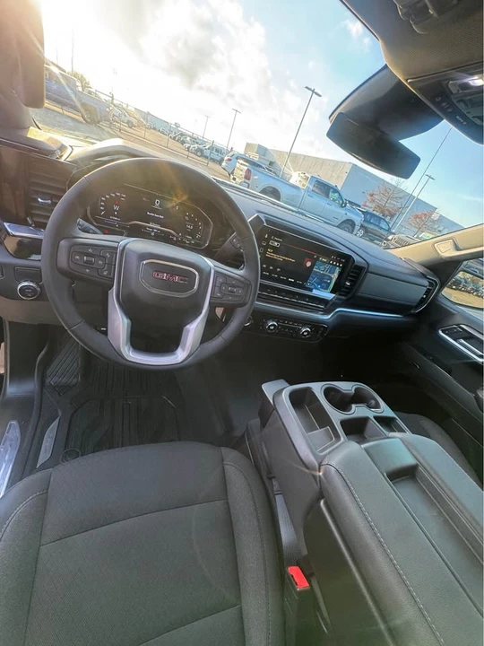 2023 GMC Sierra 5th Gen - Image 5 of 8