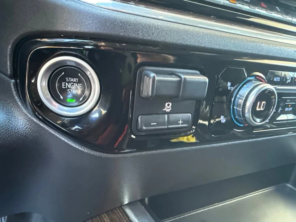 2023 GMC Sierra 5th Gen - Image 18 of 20