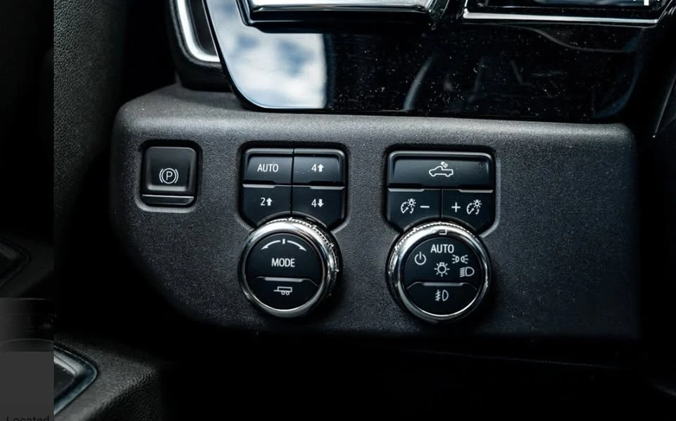 2023 GMC Sierra 5th Gen - Image 10 of 13