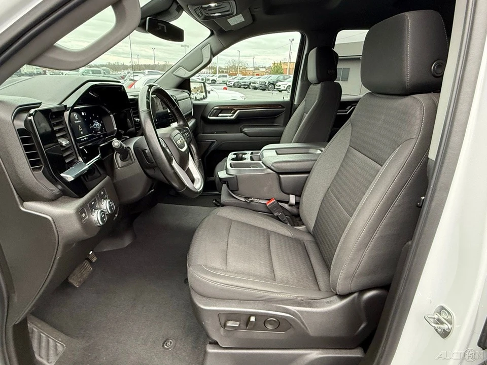 2023 GMC Sierra 5th Gen - Image 11 of 12