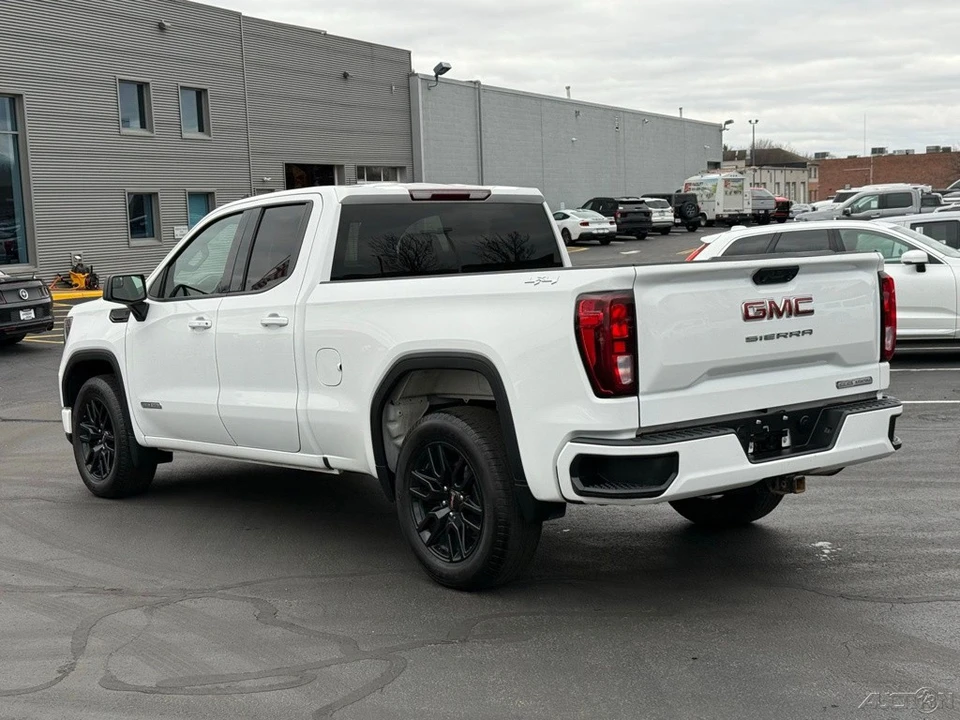 2023 GMC Sierra 5th Gen - Image 5 of 12