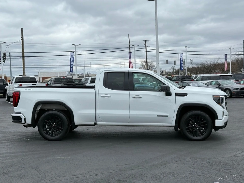2023 GMC Sierra 5th Gen - Image 2 of 12