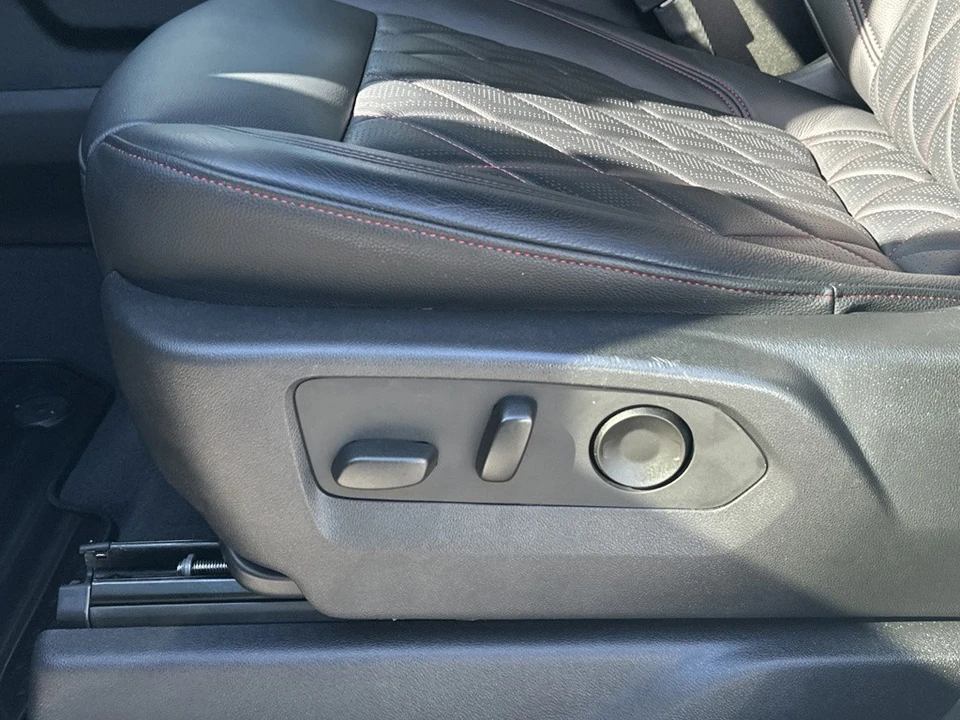 2023 GMC Sierra 5th Gen - Image 9 of 21