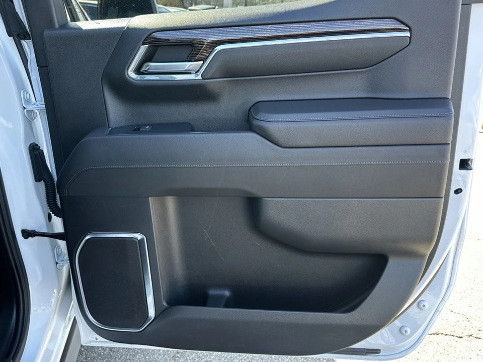 2023 GMC Sierra 5th Gen - Image 17 of 21