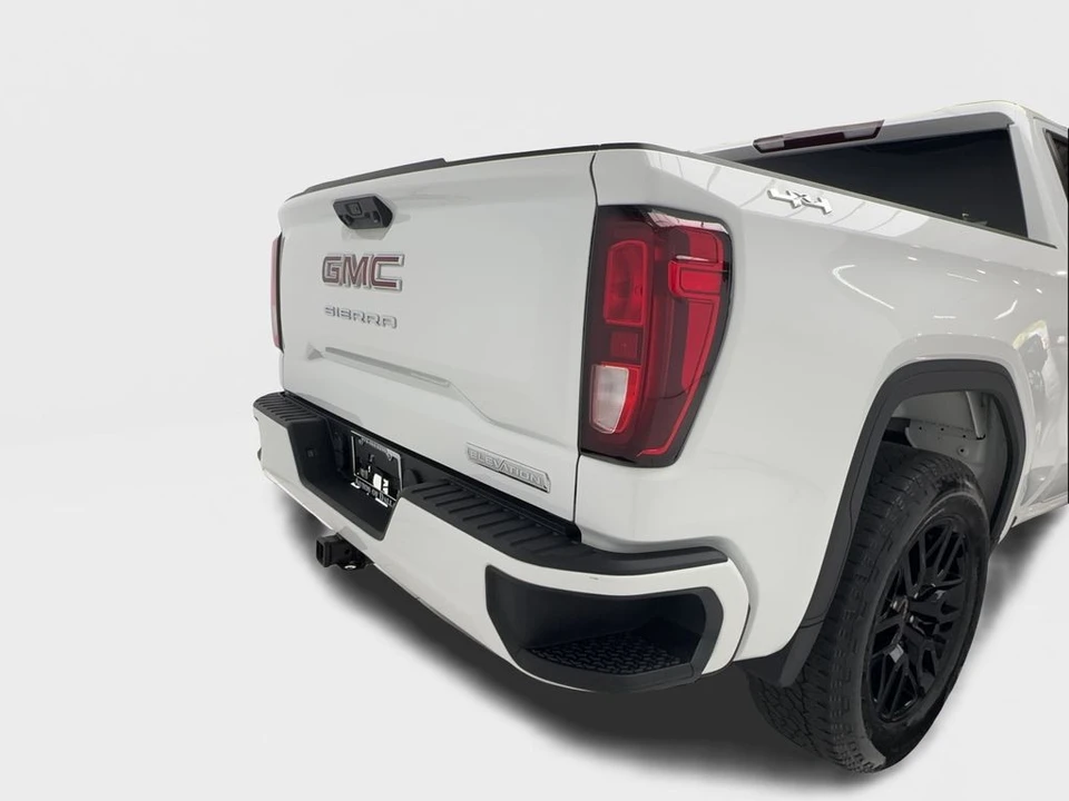 2023 GMC Sierra 5th Gen - Image 9 of 21