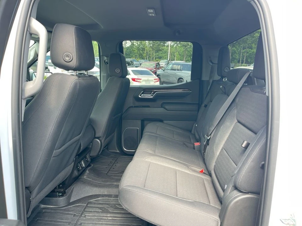 2023 GMC Sierra 5th Gen - Image 11 of 12