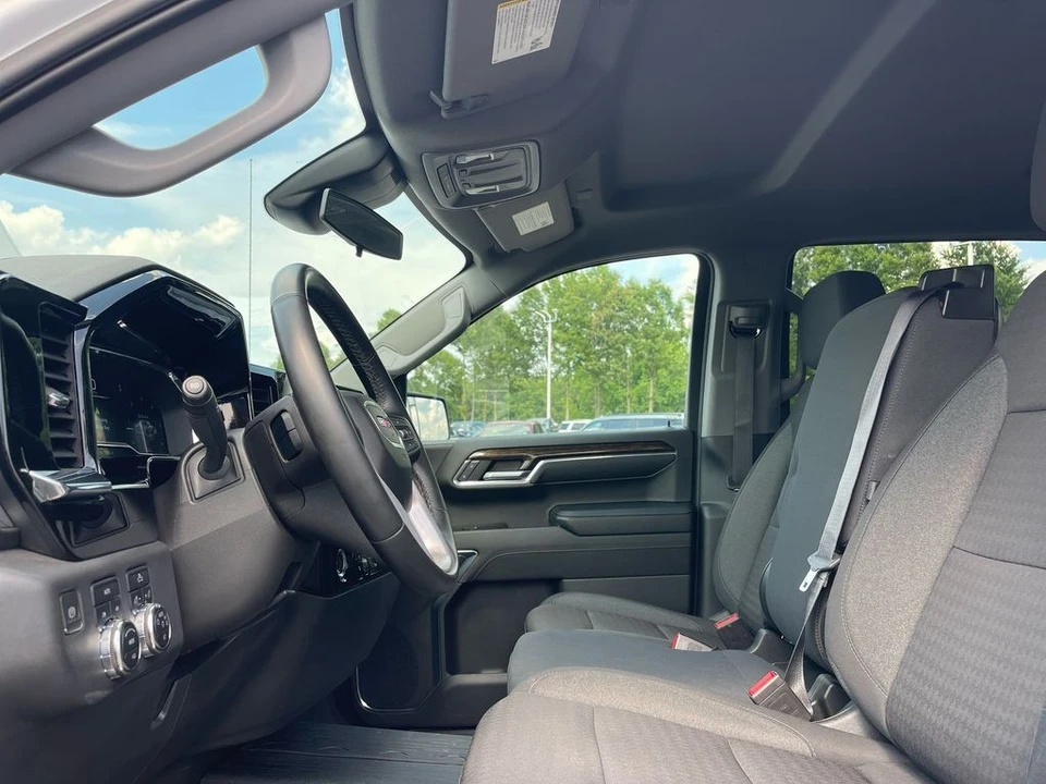 2023 GMC Sierra 5th Gen - Image 9 of 12