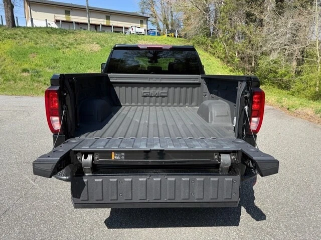 2023 GMC Sierra 5th Gen - Image 9 of 21