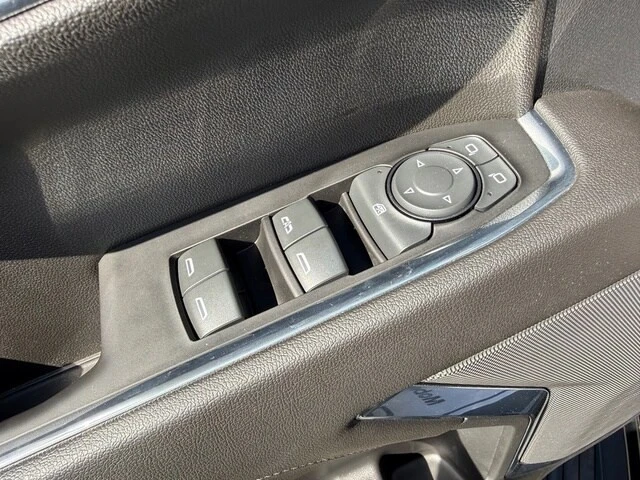 2023 GMC Sierra 5th Gen - Image 16 of 21