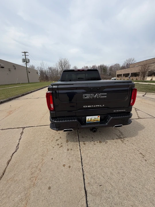2023 GMC Sierra 5th Gen - Image 3 of 17