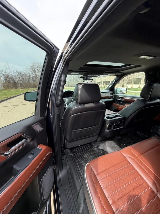 2023 GMC Sierra 5th Gen - Image 9 of 17