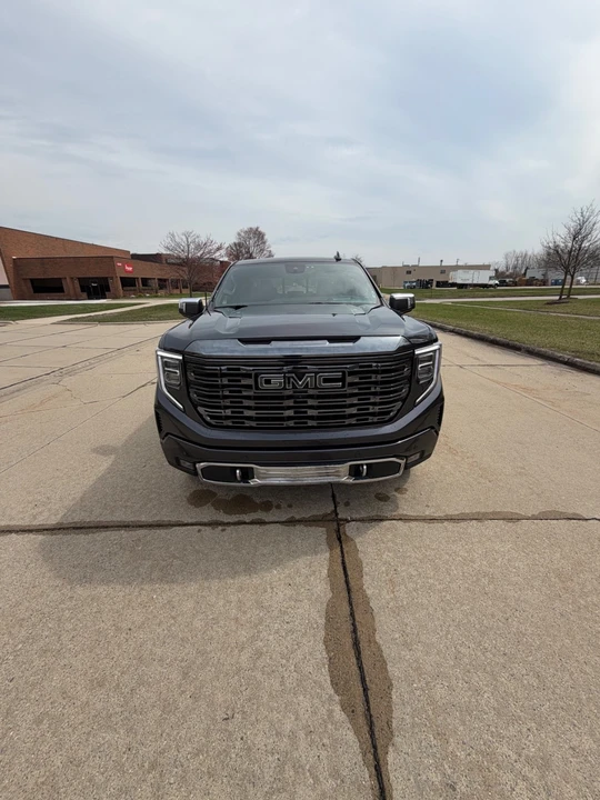 2023 GMC Sierra 5th Gen - Image 7 of 17