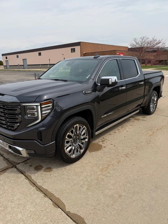 2023 GMC Sierra 5th Gen - Image 14 of 17