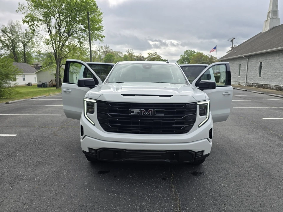2023 GMC Sierra 5th Gen - Image 2 of 21