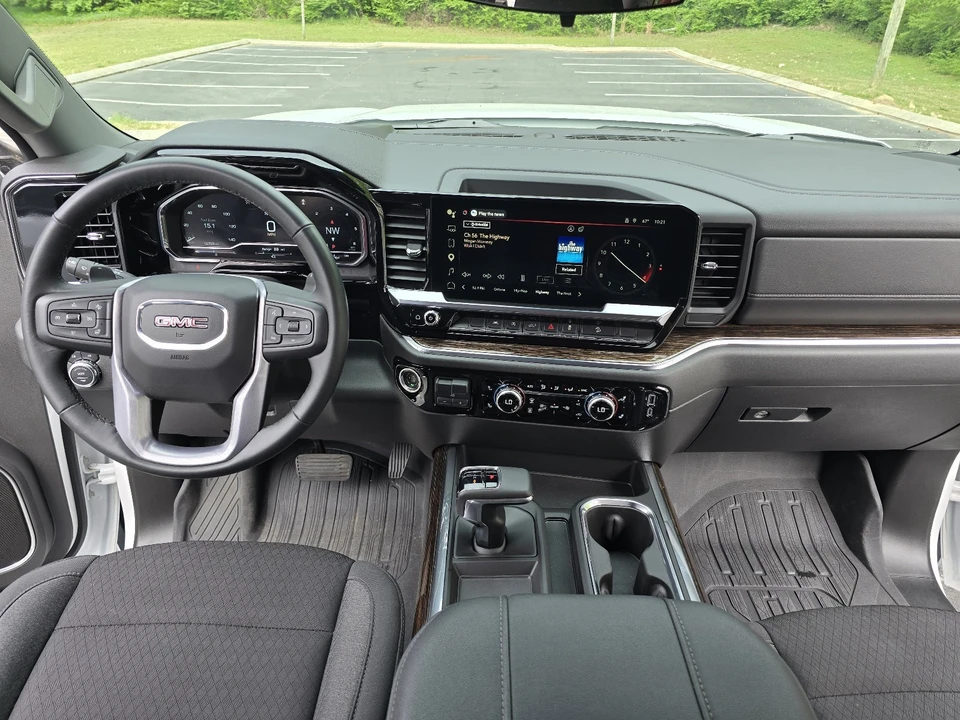 2023 GMC Sierra 5th Gen - Image 12 of 21