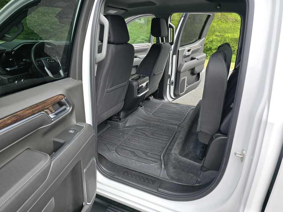 2023 GMC Sierra 5th Gen - Image 15 of 21