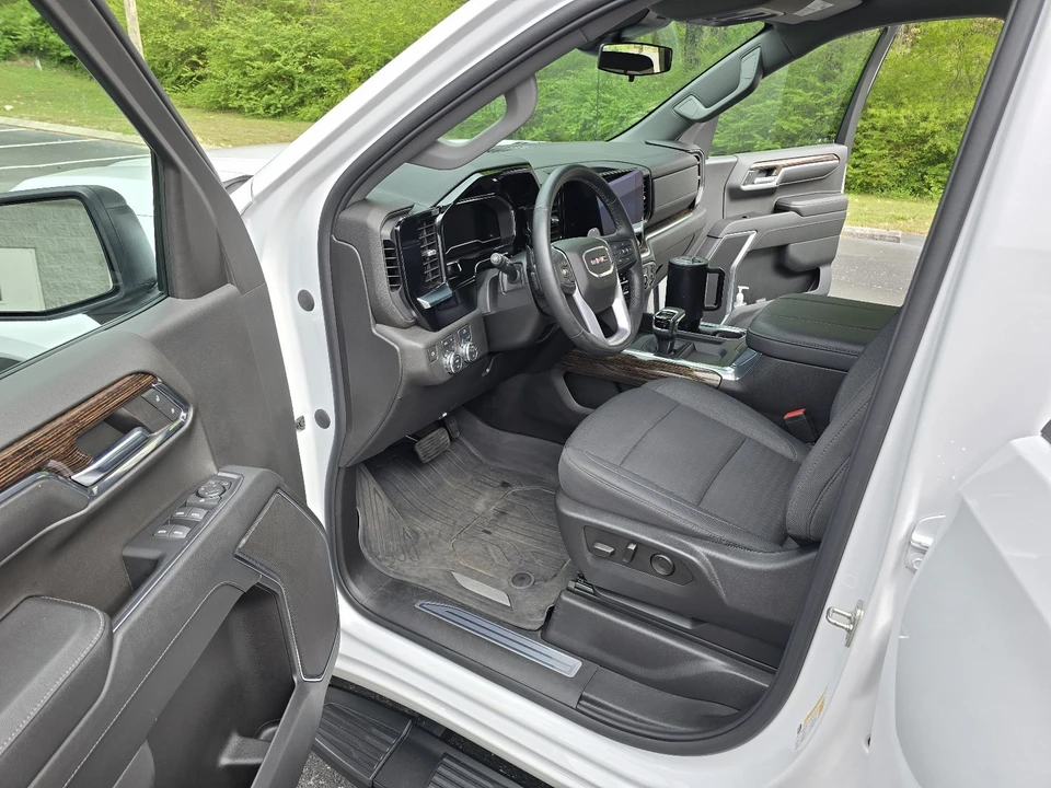 2023 GMC Sierra 5th Gen - Image 14 of 21