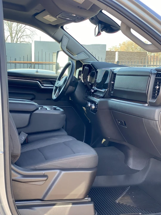 2023 GMC Sierra 5th Gen - Image 8 of 21