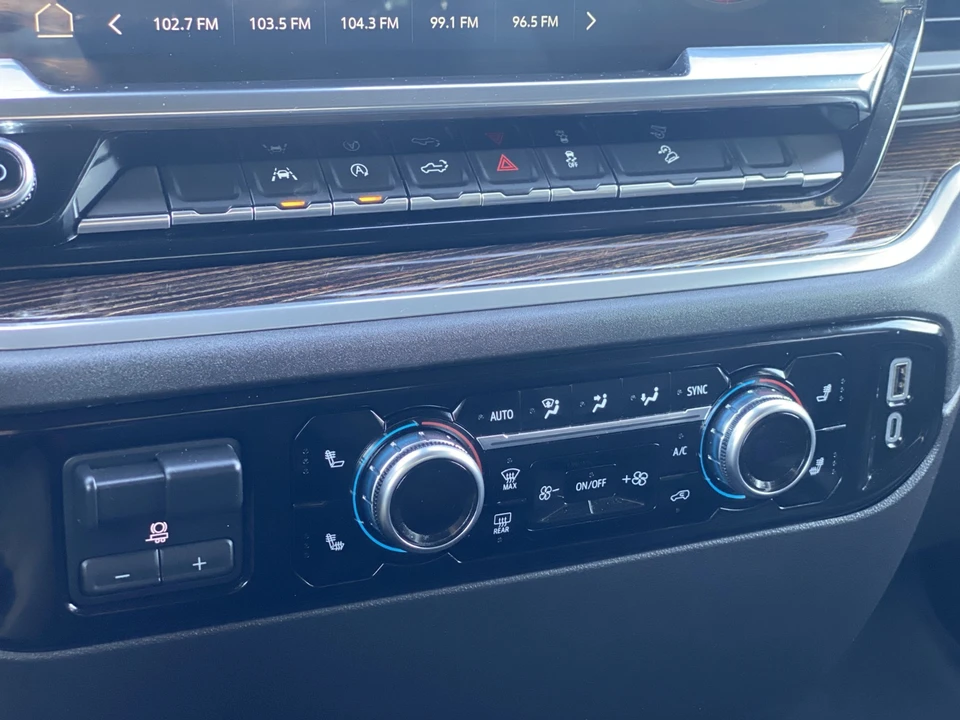 2023 GMC Sierra 5th Gen - Image 15 of 21