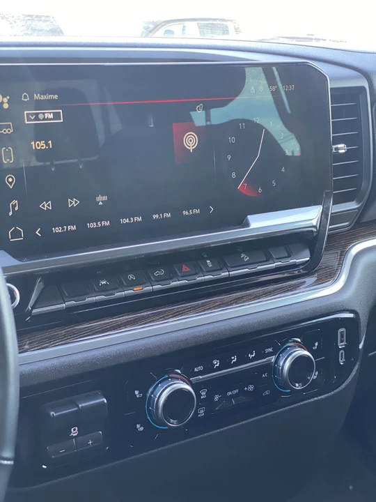 2023 GMC Sierra 5th Gen - Image 14 of 21