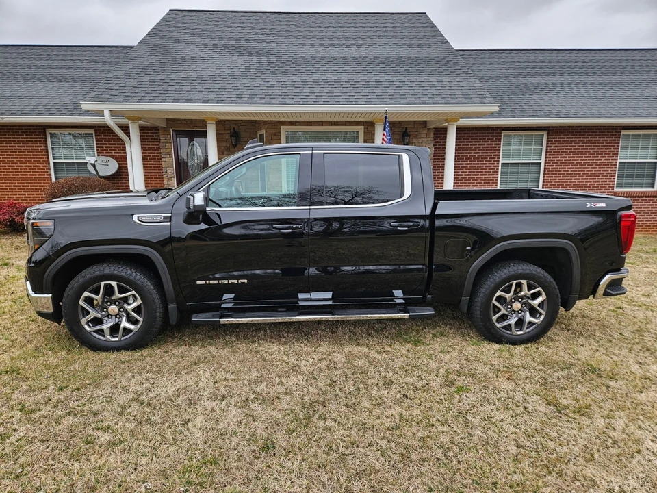 2023 GMC Sierra 5th Gen - Image 2 of 16