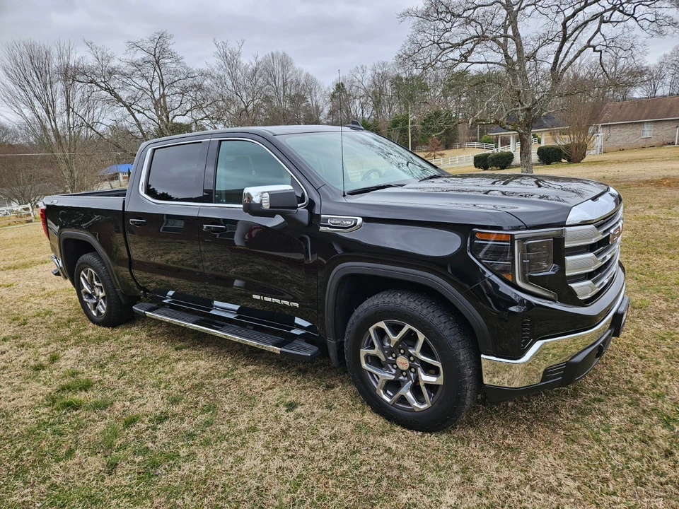 2023 GMC Sierra 5th Gen - Image 14 of 16