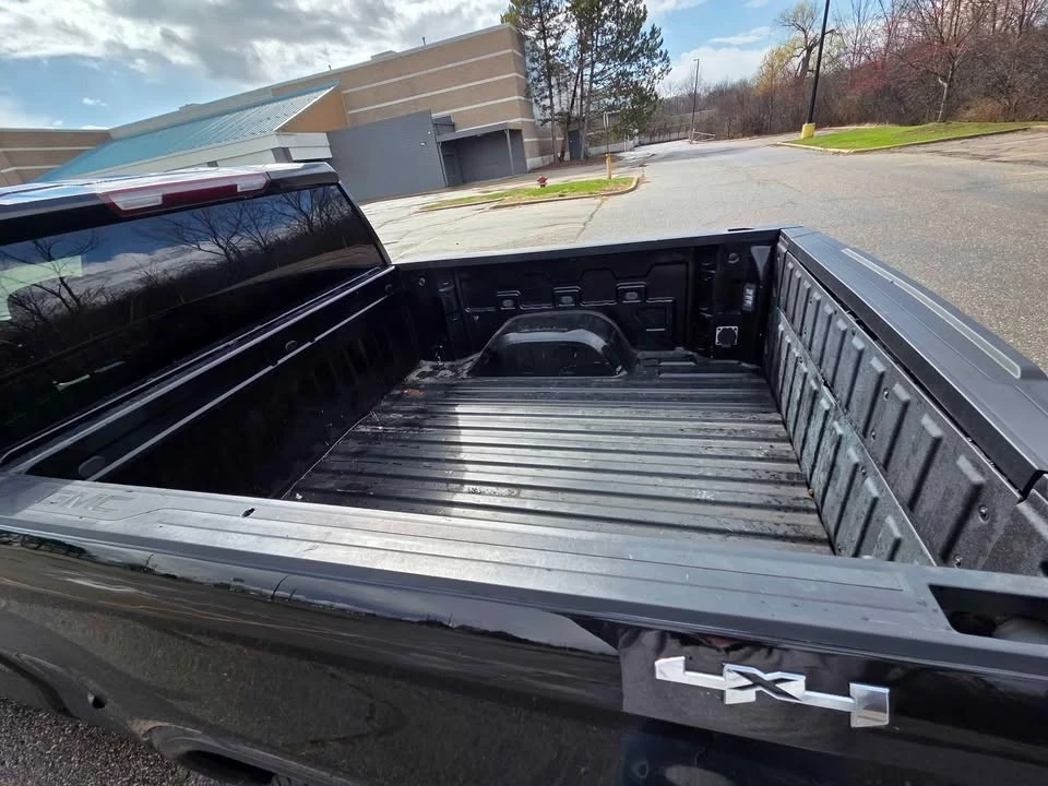 2023 GMC Sierra 5th Gen - Image 15 of 16