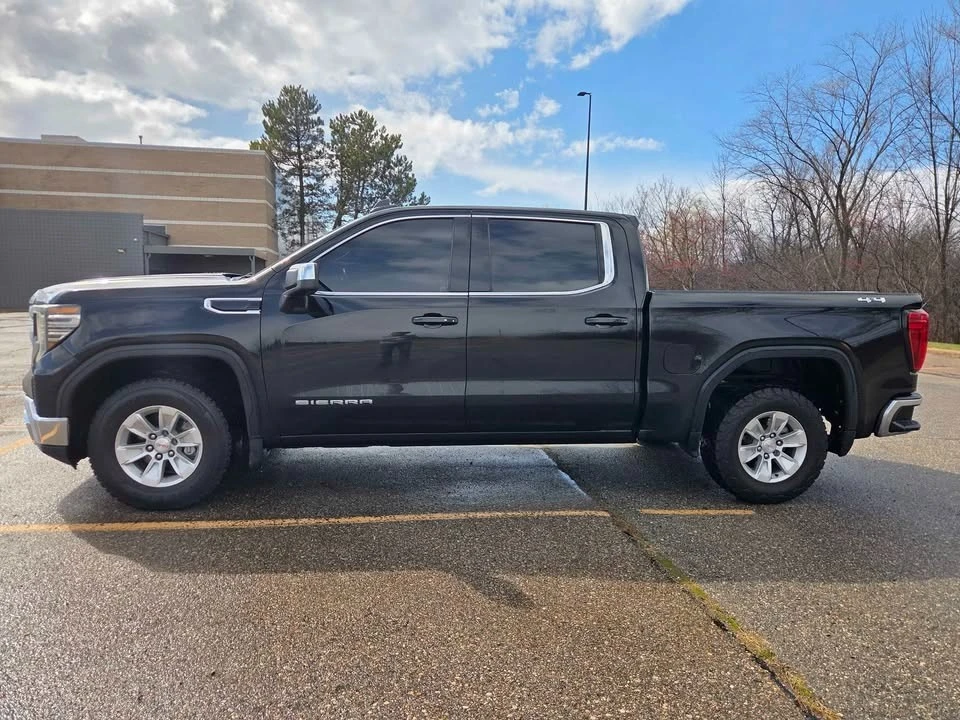 2023 GMC Sierra 5th Gen - Image 4 of 16