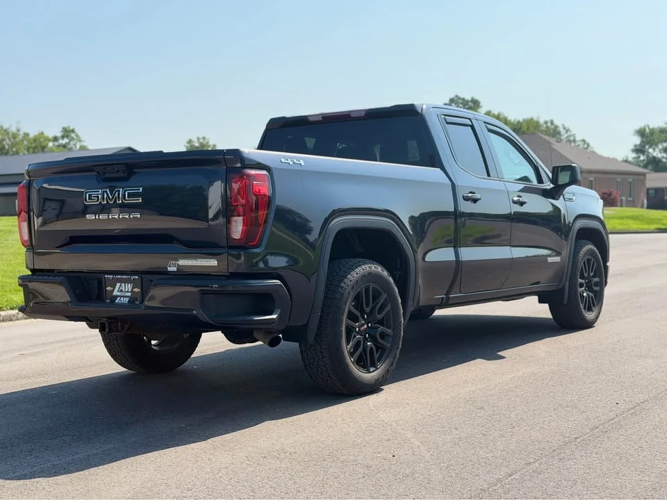 2023 GMC Sierra 5th Gen - Image 3 of 11