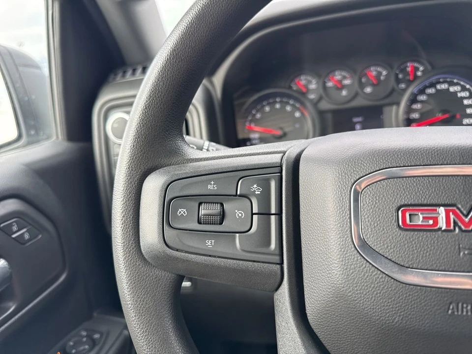 2023 GMC Sierra 5th Gen - Image 14 of 21