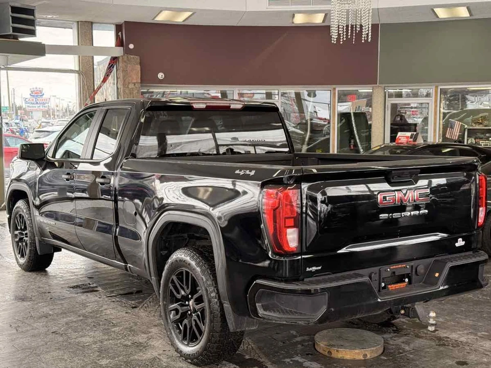 2023 GMC Sierra 5th Gen - Image 11 of 12