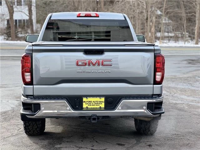 2023 GMC Sierra 5th Gen - Image 10 of 21