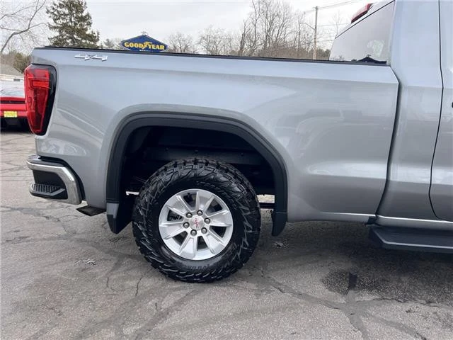 2023 GMC Sierra 5th Gen - Image 18 of 21