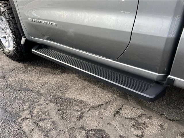 2023 GMC Sierra 5th Gen - Image 9 of 21