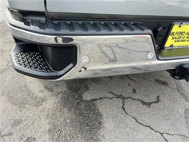2023 GMC Sierra 5th Gen - Image 14 of 21