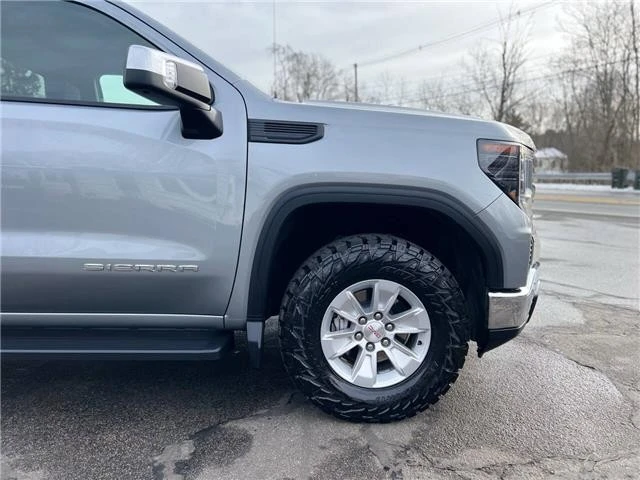 2023 GMC Sierra 5th Gen - Image 17 of 21