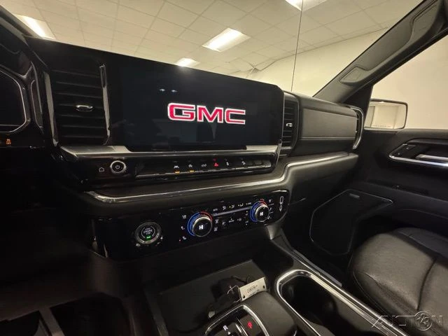 2023 GMC Sierra 5th Gen - Image 16 of 18