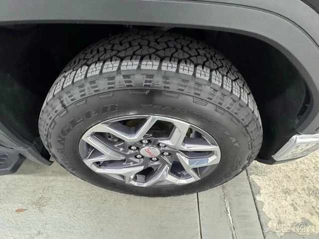 2023 GMC Sierra 5th Gen - Image 4 of 18