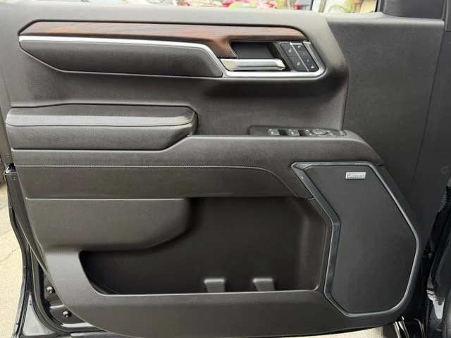 2023 GMC Sierra 5th Gen - Image 14 of 21