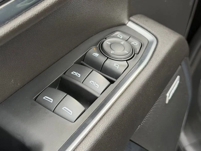 2023 GMC Sierra 5th Gen - Image 15 of 21