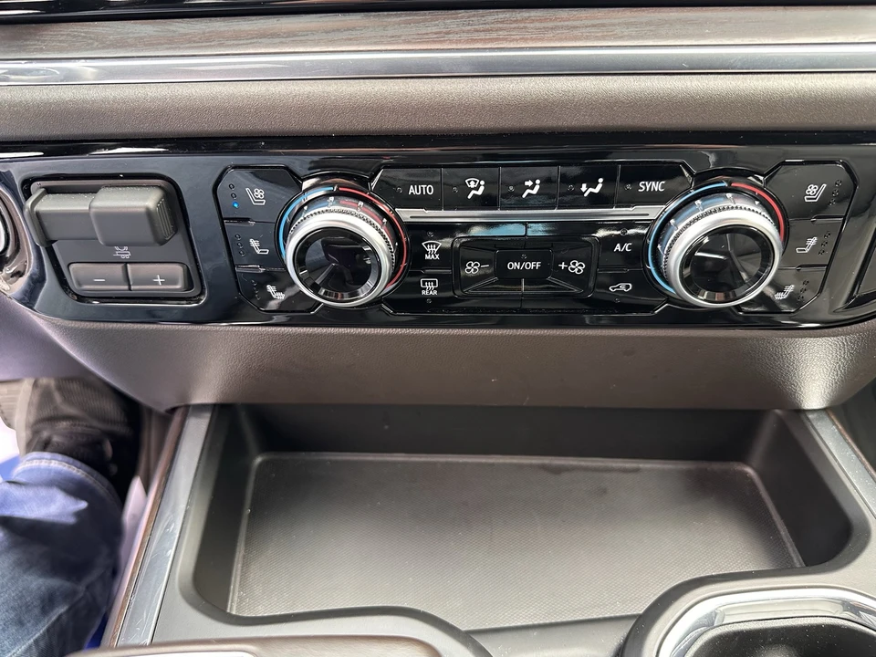 2023 GMC Sierra 5th Gen - Image 27 of 30
