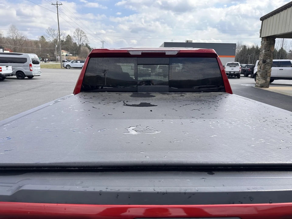 2023 GMC Sierra 5th Gen - Image 9 of 30