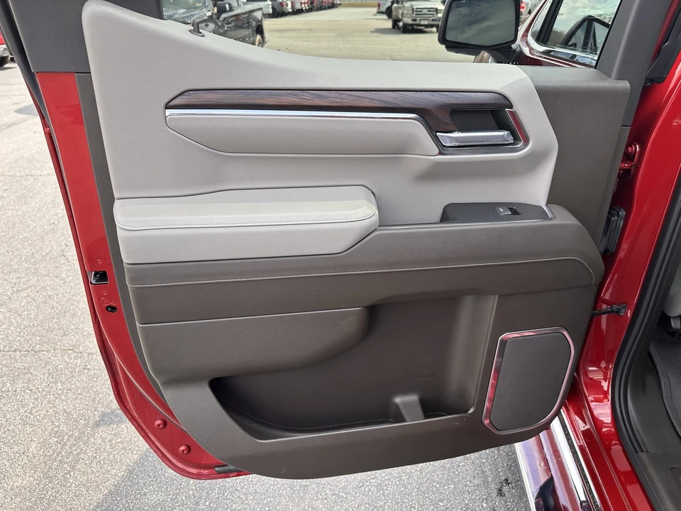 2023 GMC Sierra 5th Gen - Image 13 of 30