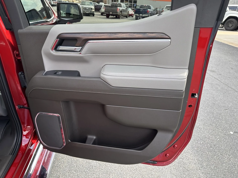 2023 GMC Sierra 5th Gen - Image 17 of 30
