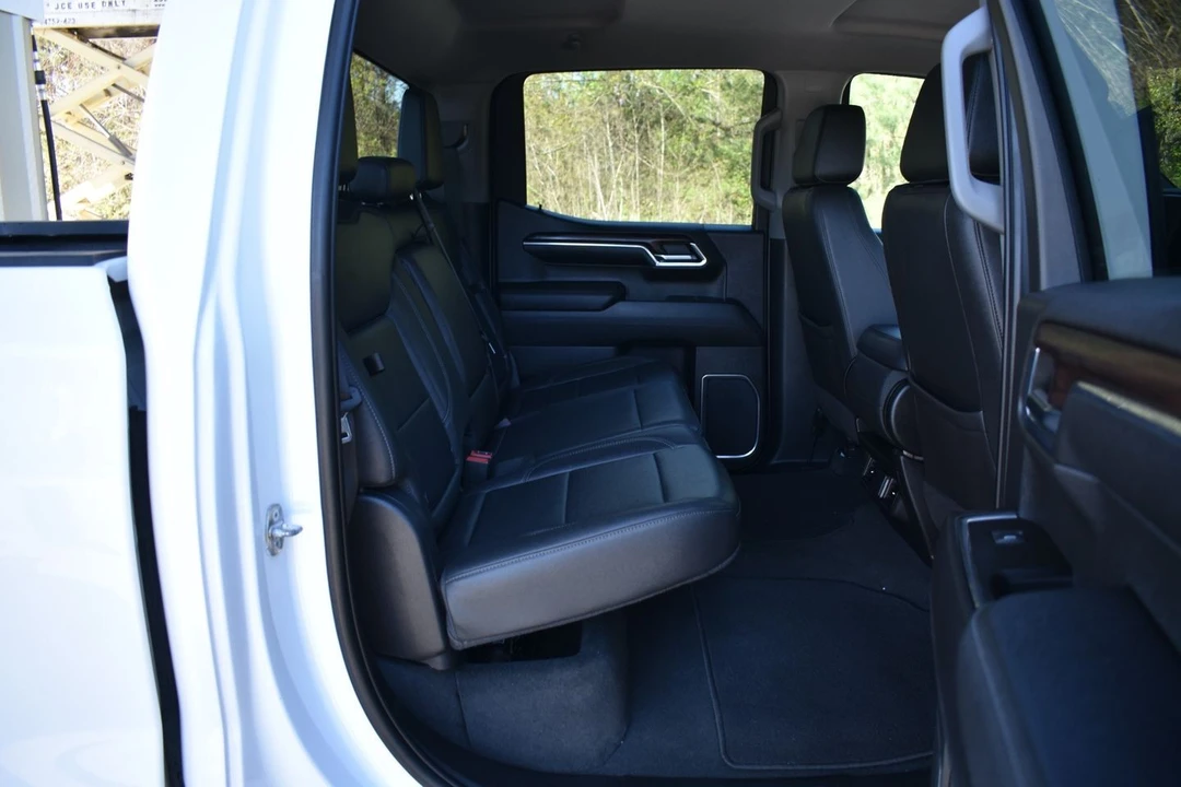 2023 GMC Sierra 5th Gen - Image 15 of 21