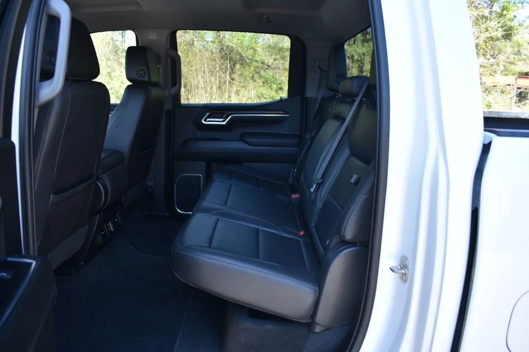 2023 GMC Sierra 5th Gen - Image 11 of 21
