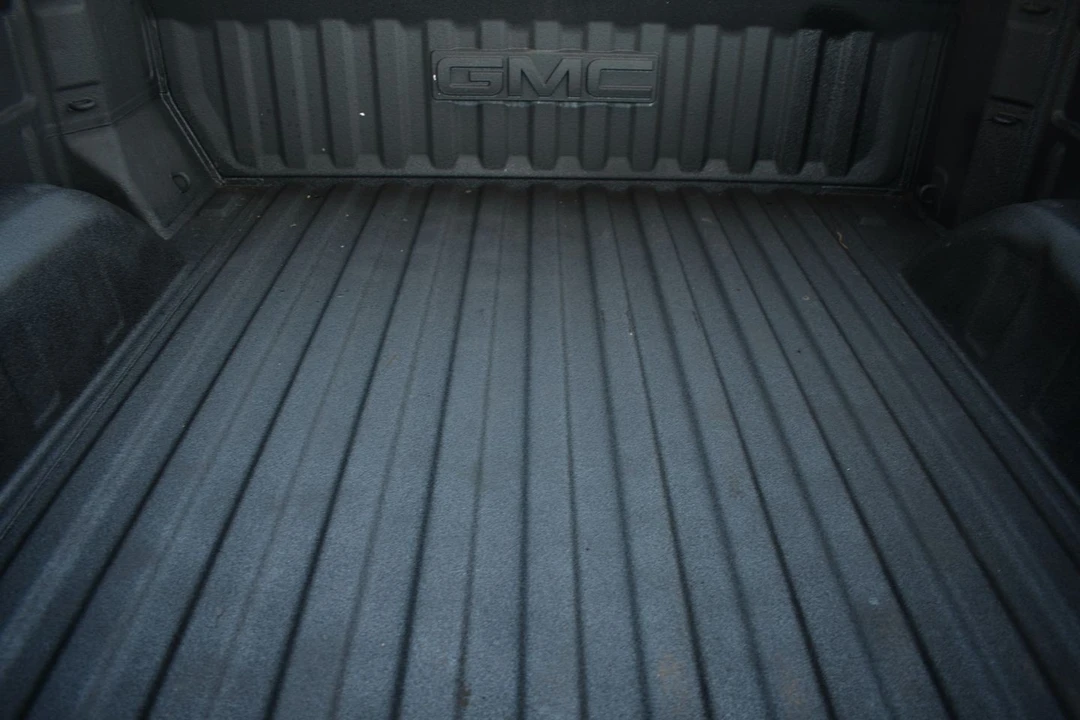 2023 GMC Sierra 5th Gen - Image 9 of 21