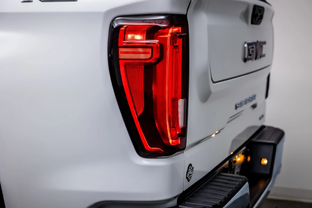 2023 GMC Sierra 5th Gen - Image 13 of 21
