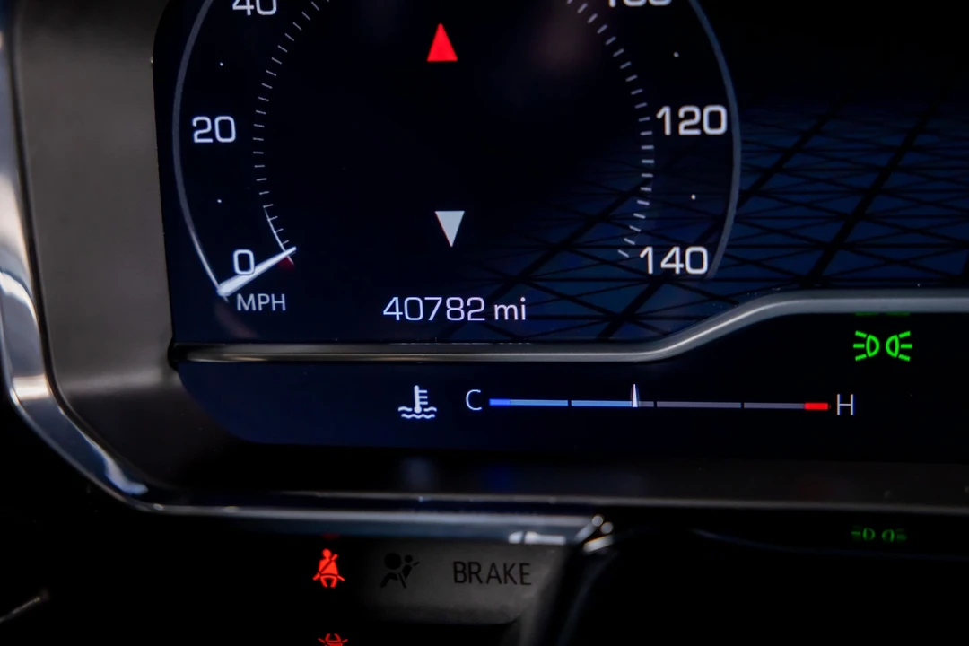 2023 GMC Sierra 5th Gen - Image 14 of 21