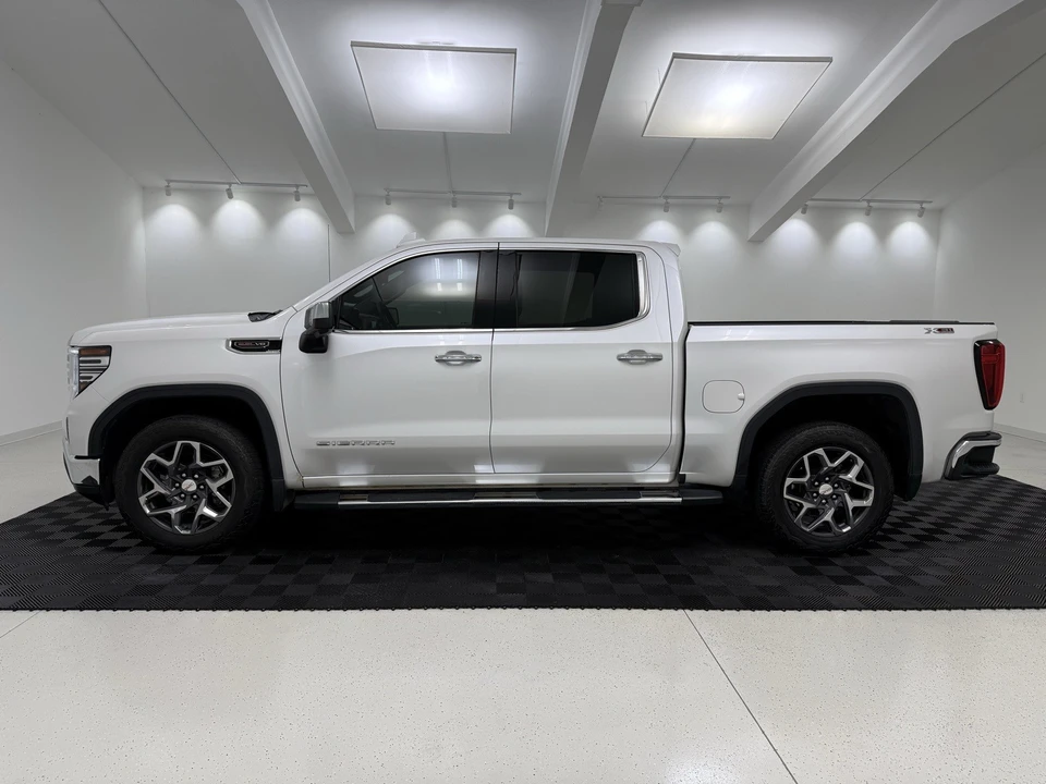 2023 GMC Sierra 5th Gen - Image 4 of 12